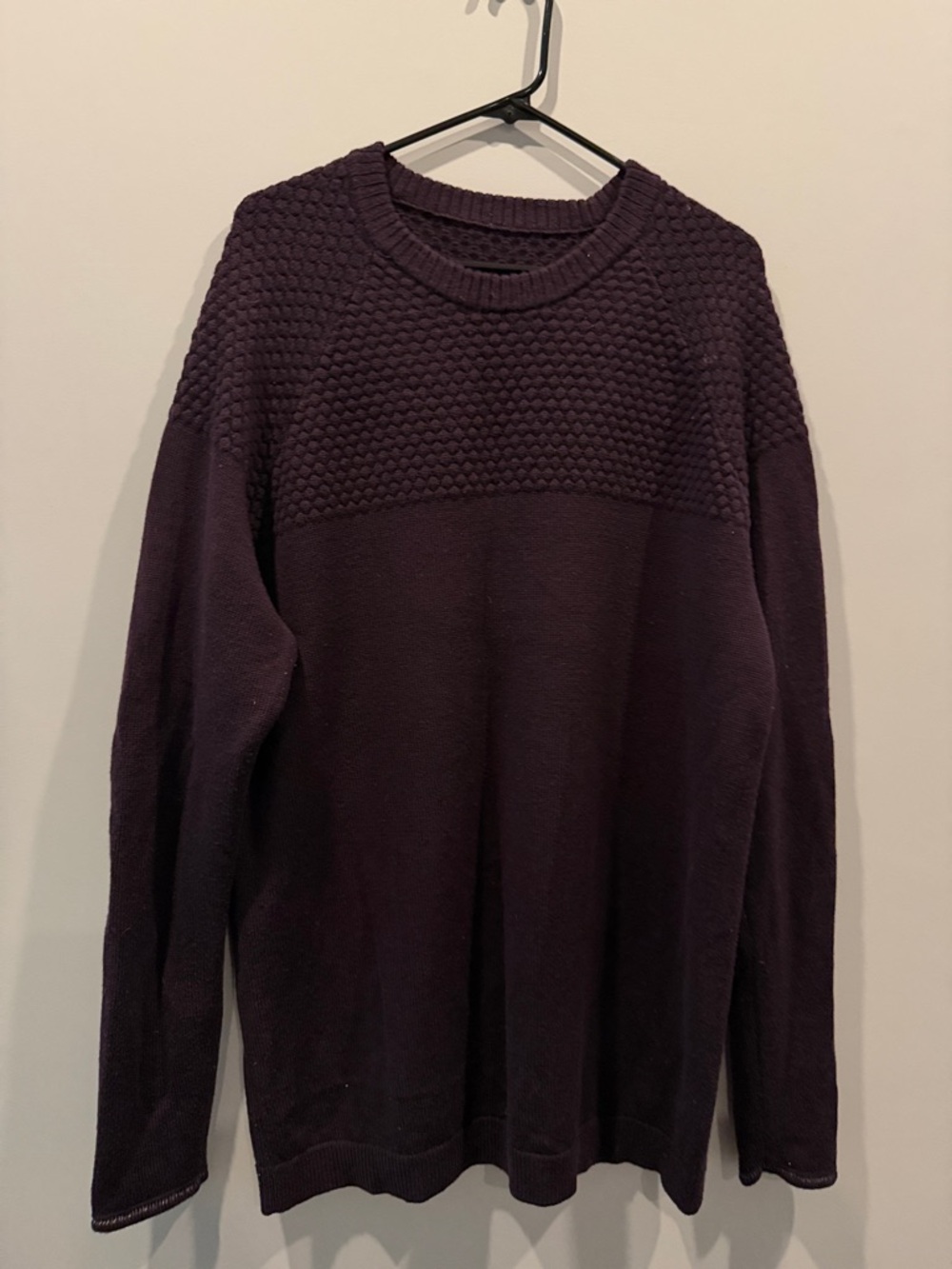 lululemon athletica Men's Textured Crewneck Sweater - Deep Plum
